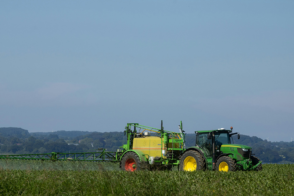 tractor spraying fertilizers